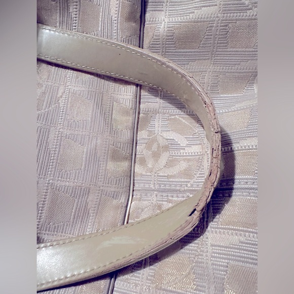 CHANEL Travel Line Tote pearlized handles - Picture 15 of 16